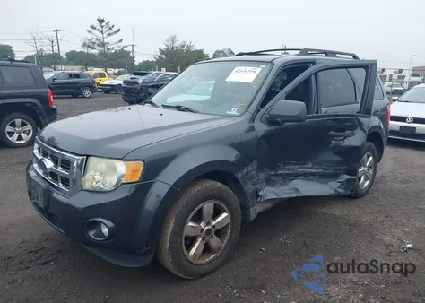 2009 Ford Escape Xlt z USA, uszkodzony, nr VIN 1FMCU93G19KA87676